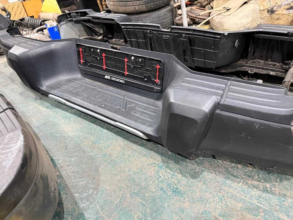 bara spate Toyota  Hilux Invincible 2024