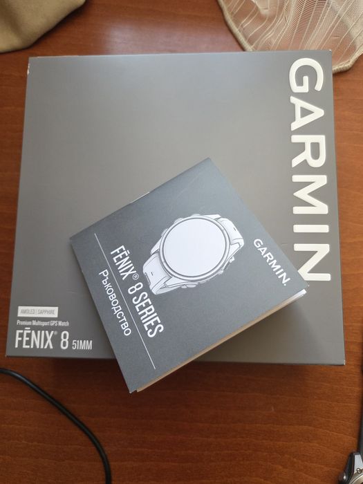 Garmin Fenix 8 51mm AMOLED Sapphire Bare Titanium Black с Chestnut кож