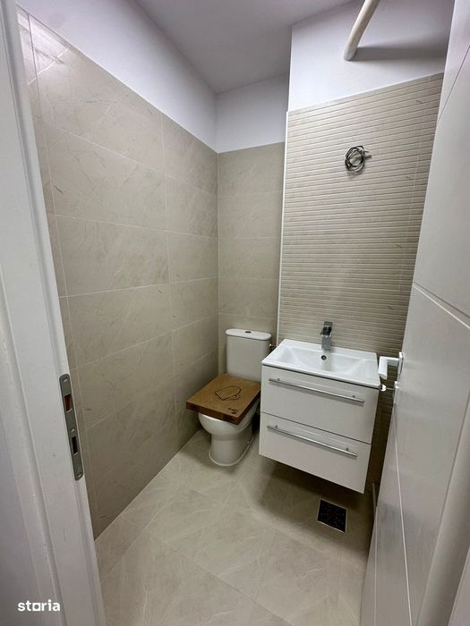 Apartament etajul 2/4 Renovat complet.