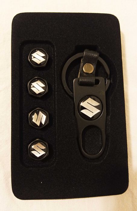 Комплект Капачки за Гуми с Ключодържател