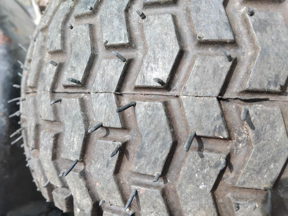 Vând tractoras tuns gazon.