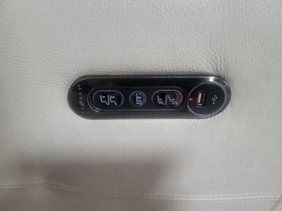 Светло кремав кожен диван двойка с електрически релаксиращ механизъм