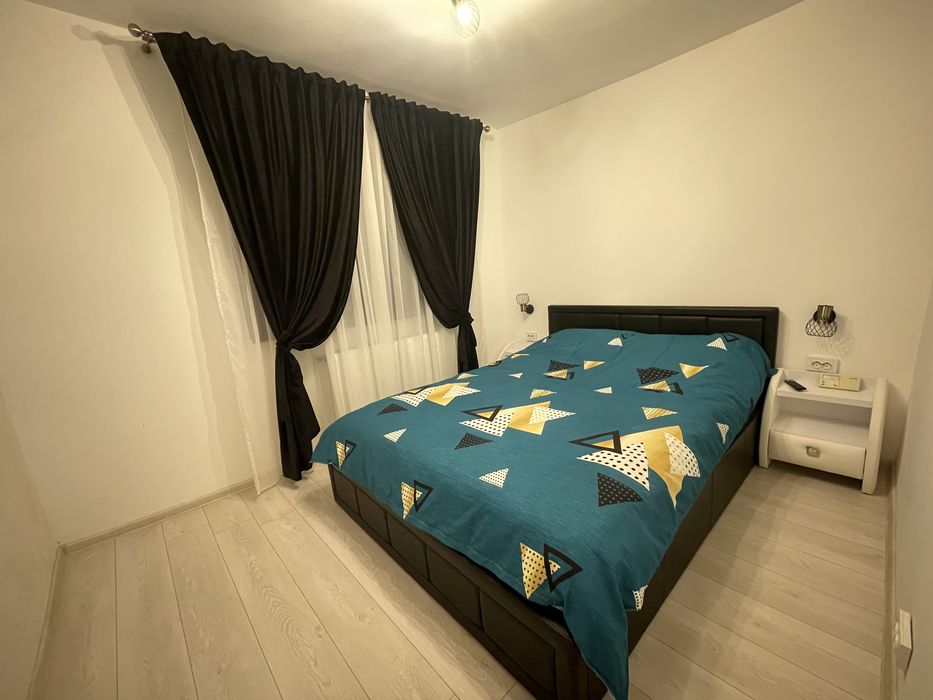 Închiriez apartament