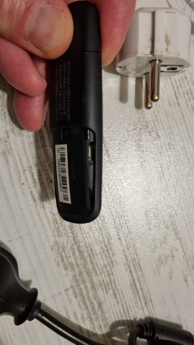 USB stick 4G рутер за интернет.