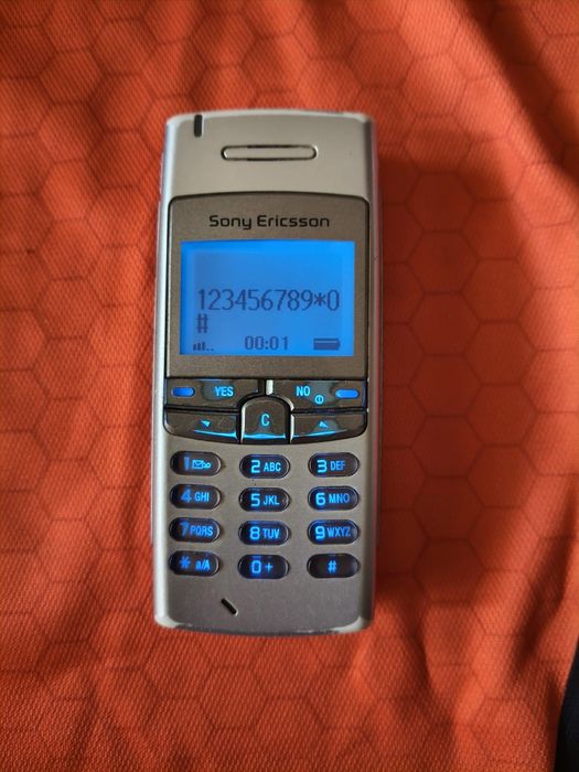 Sony Ericsson t105  ( decodat,lb română)