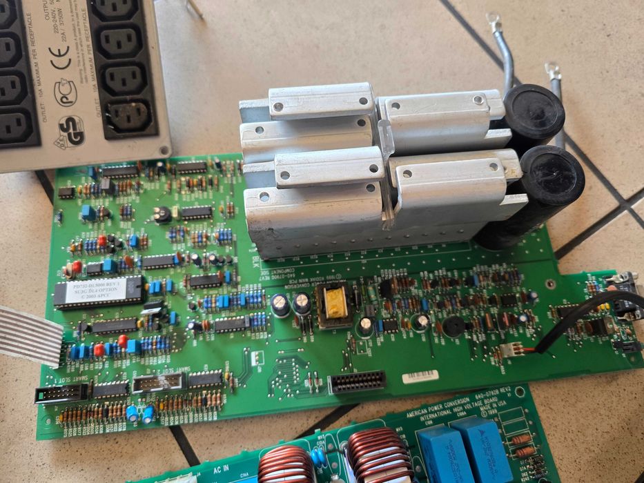 Smart UPS APC 5000 pentru piese