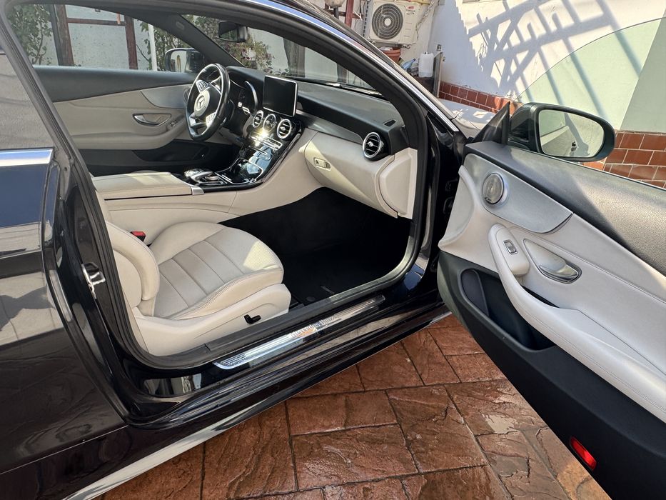 Mercedes Benz C220 coupe