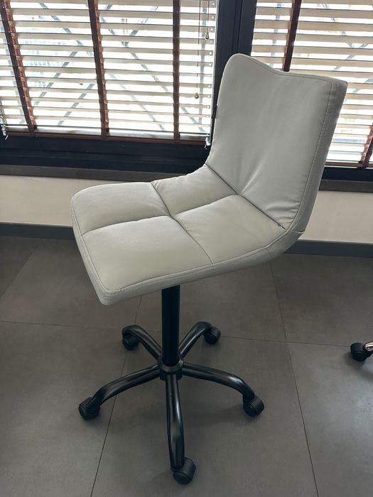 Висок стол на колелца с 24м гаранция и безплатна доставка