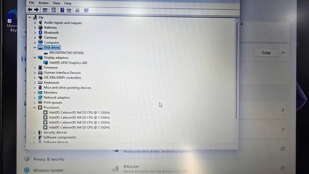 Лаптоп HP 17.3" HD+ 256GB SSD , 8GB RAM