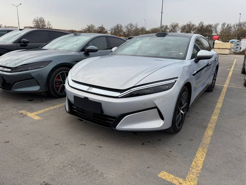 BYD HAN L dual mator 2.7 sikun 2025 yil