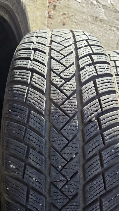 De vânzare 225/60R18  iarnă