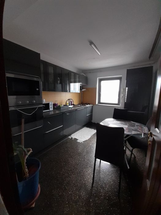 Închiriez garsoniera