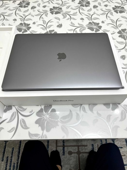 MacBook pro 16 inch 2019