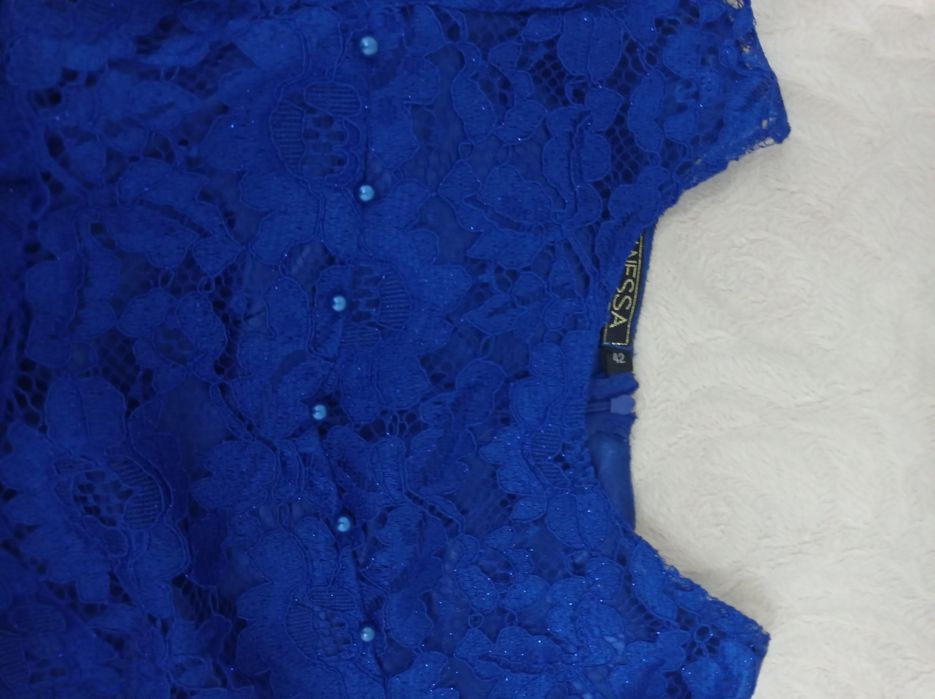 Продам платья новогодние