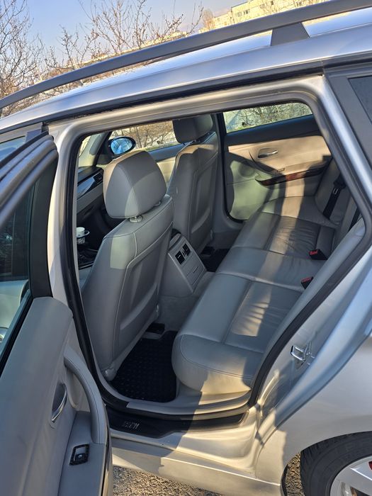 Автомобил bmw 320