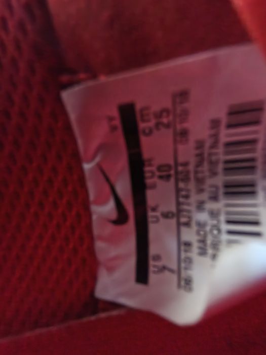 Кроссовки 40 размер оригинал