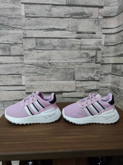 Оригинални детски маратонки Адидас, номер 21