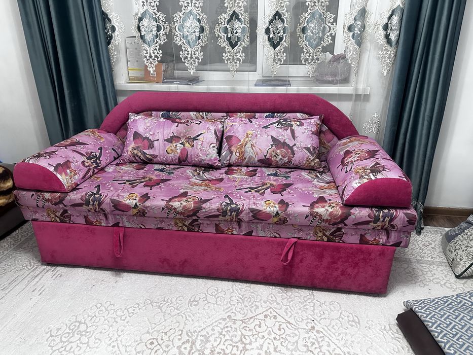 Продается диван детский от 5-16 лет