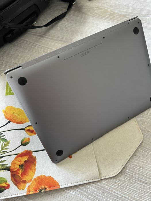 MacBook 2020 M1 + Touch ID