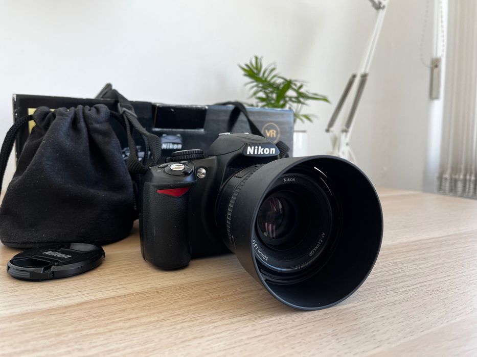 Nikon D3100 + обектив AF-S Nikkor 50mm 1.8G