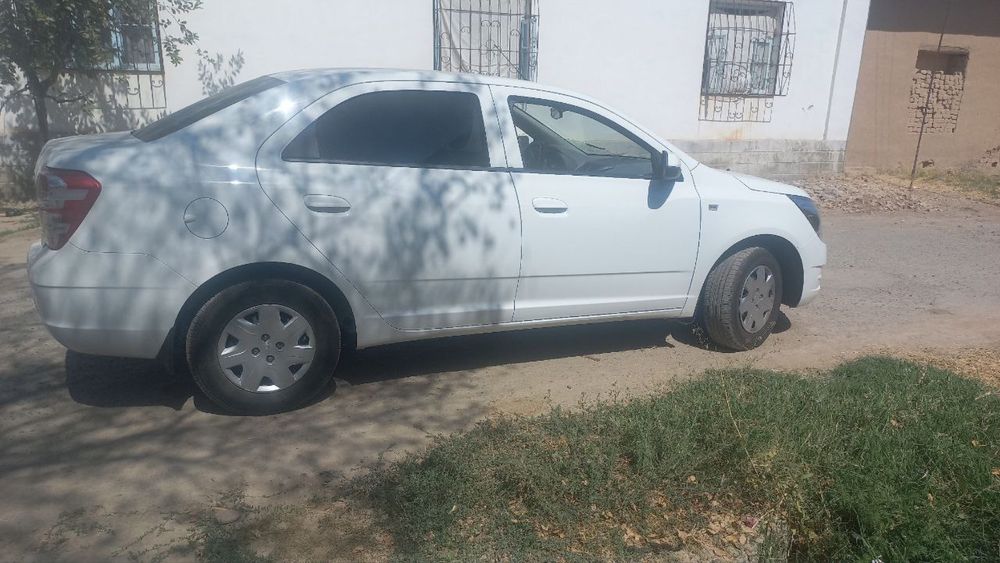 Cobalt 2022 yil 31 000 km narxi kelishiladi