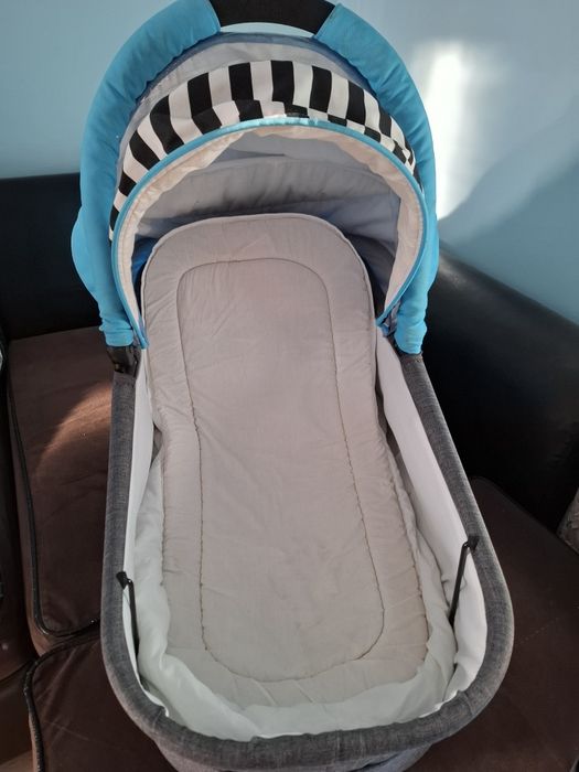 Бебешка количка.