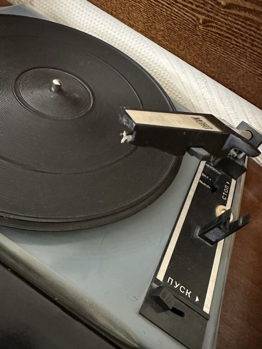 Проигрыватель Кантата 204