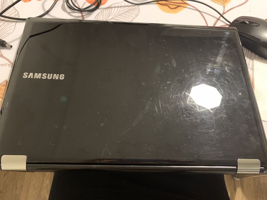 Ноутбук Samsung черный