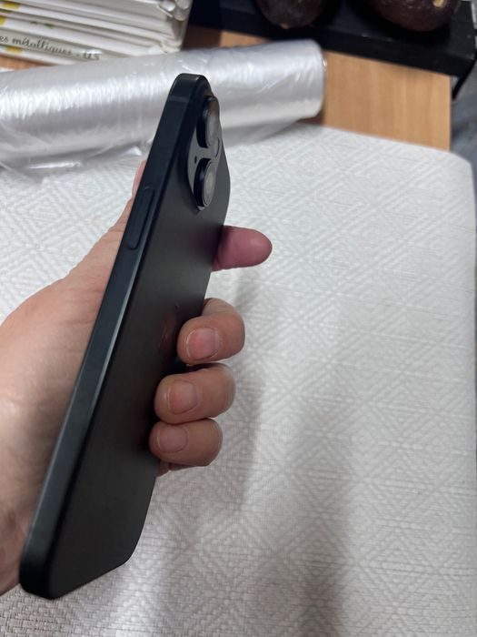 Iphone15 de vanzare putin utilizat ! Este perfect functional! Spart ecran, doar  sticla