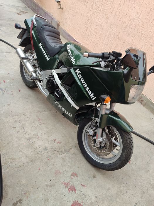 Кавасаки zx600c.