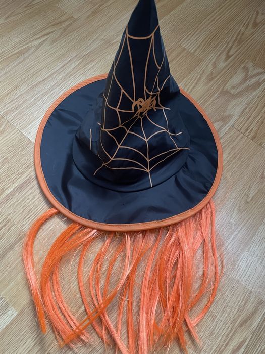 Palarie cu par portocaliu