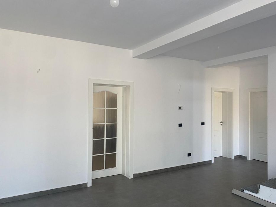 Casa de vanzare zona Metro