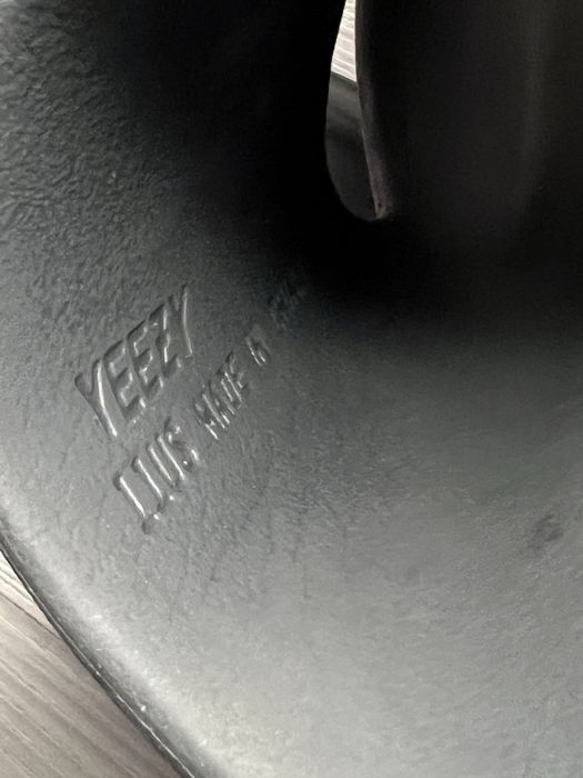 Yeezy Slides onyx