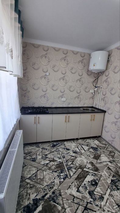 Sotiladi 2 xona 4 qavat 320 mln  4 mikrarayon 11 maktab cho’lquvar mfy