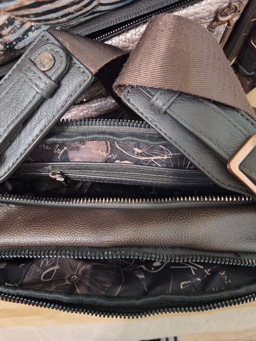 Лот портфейл и две чанти от една серия Anekke +раница