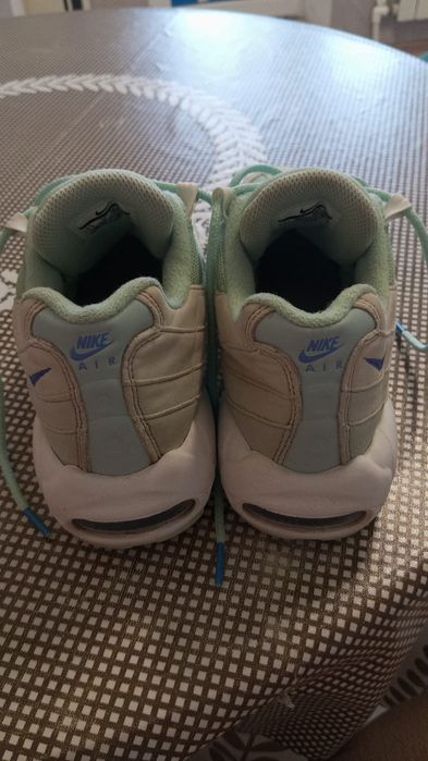 Продам кроссовки Nike air max оригинал