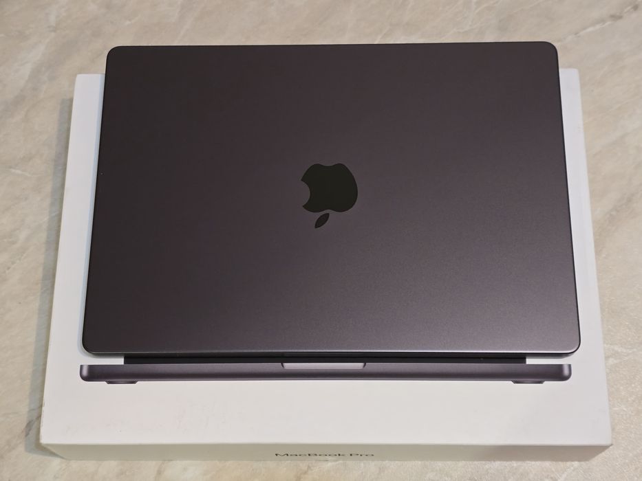 MacBook Pro 14 M5 16/1TB 9 циклов
