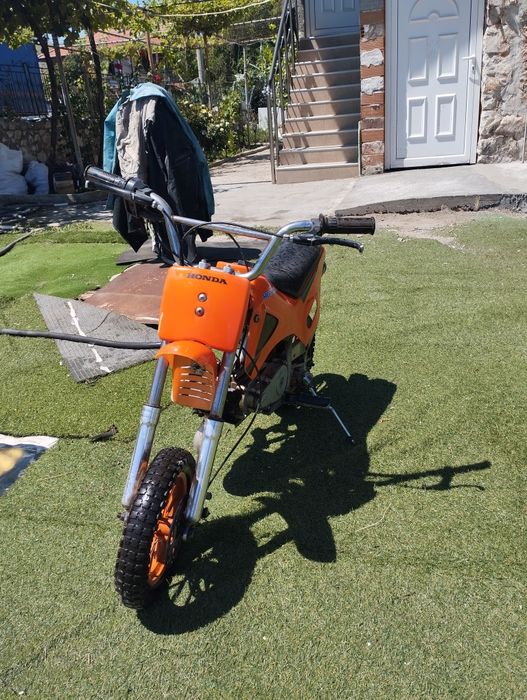 Продавам крос 49 кубика