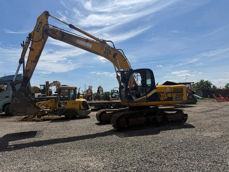 Senile excavator pe senile JCB JS210 LC piese