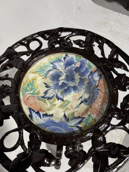 Suport decorativ din lemn sculptat manual in stil victorian