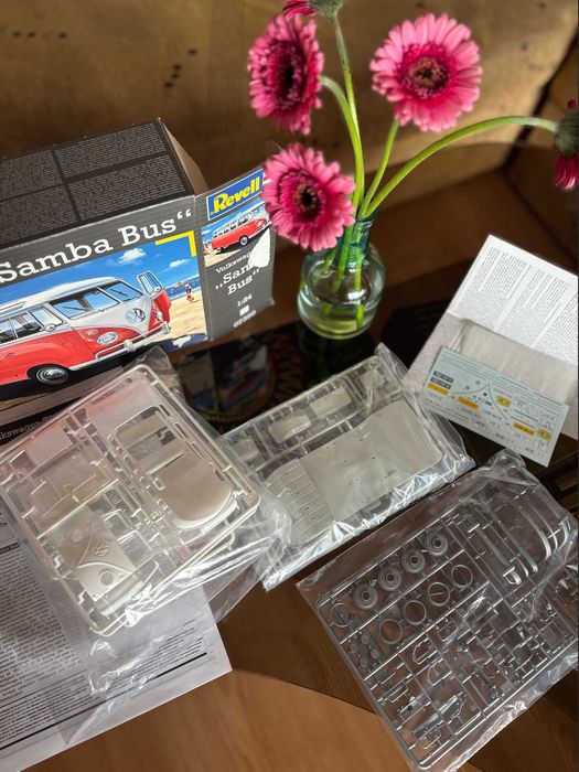 Revel Model Set Volkswagen T1 "SAMBA BUS" - модел за сглобяване