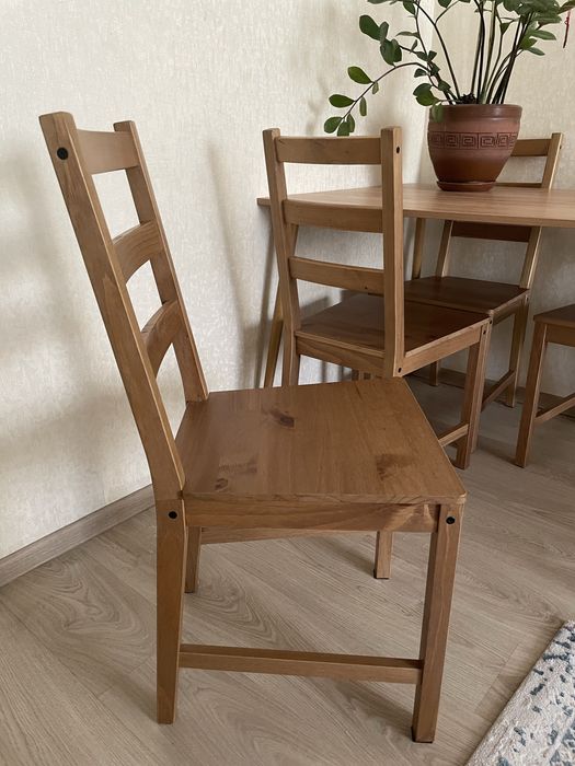 Стол и 4 стульев Малайзия