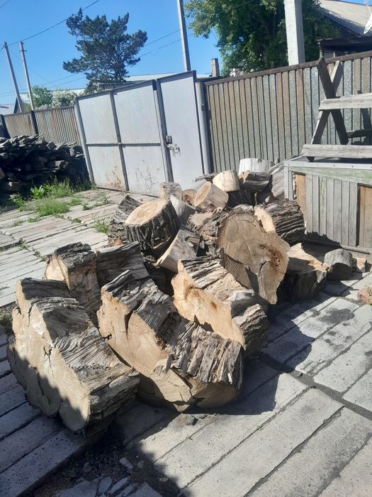 Отдам даром распилинные дрова дерево карагач