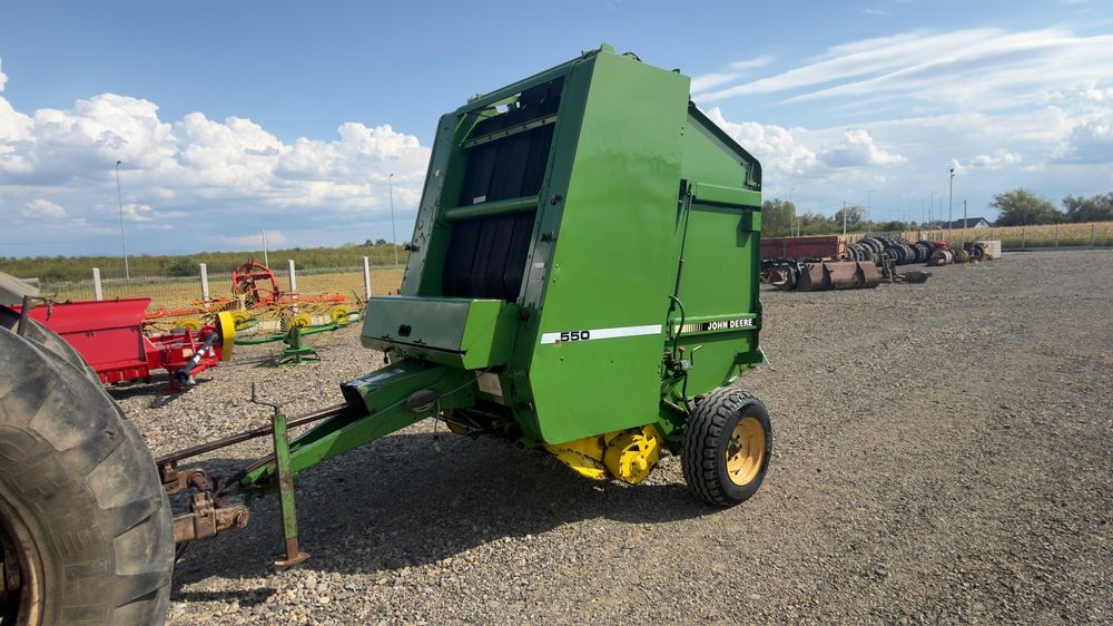 Presa de balotat John Deere 550