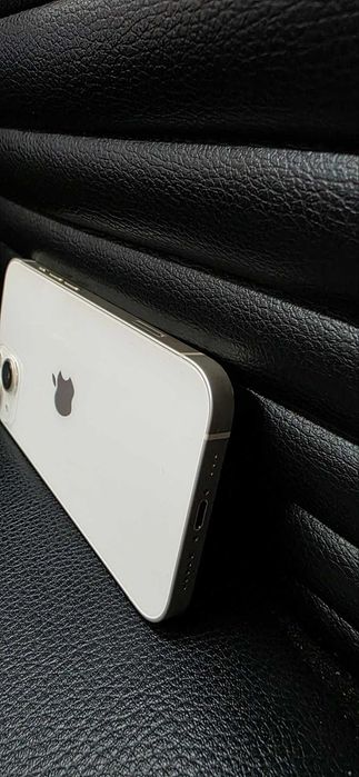 iPhone 13 128gb бял перфектен