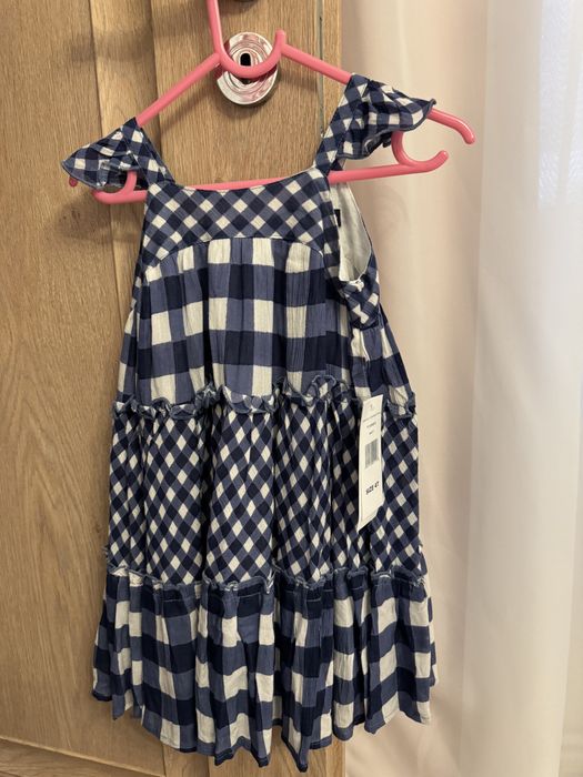 Rochie noua cu eticheta 4 ani