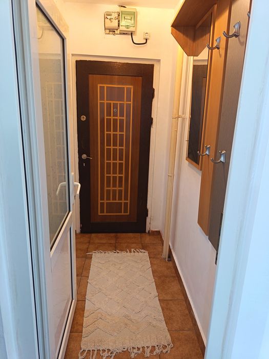 Vând apartament 2 camere etaj 2/4
