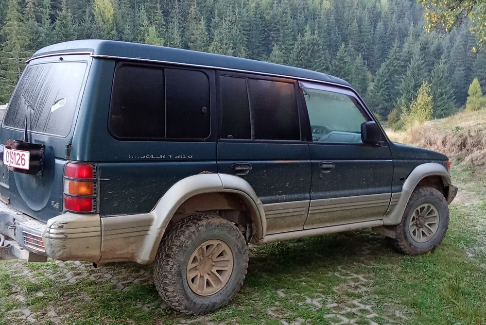 Vând Mitsubishi Pajero
