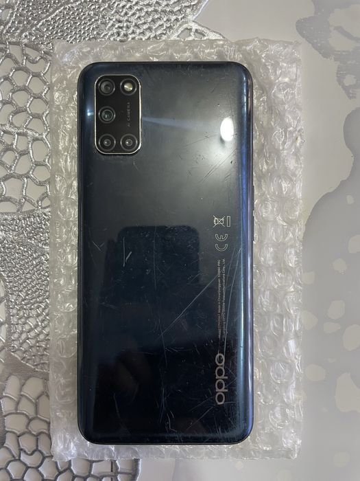 Oppo A72.