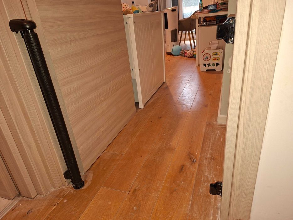 Poarta de siguranta retractabila, ajustabila pana la 150 cm
